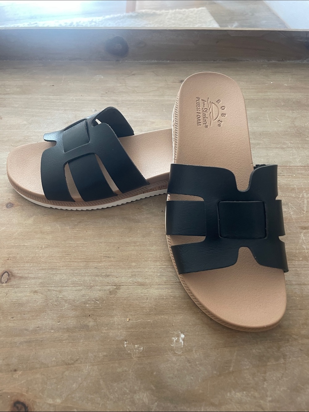 Skechers  Black Slide Sandals with Tan Footbed size 5 new in box